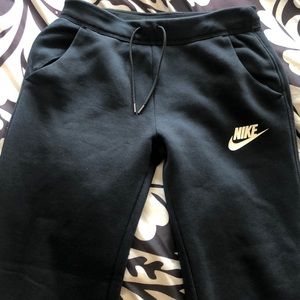 Nike women black sweatpants